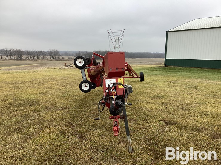 hutchinson-/mayrath-swing-away-auger-image-2