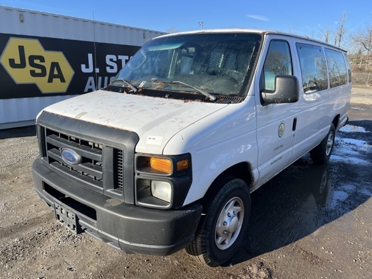 2011-ford-e350-image-1