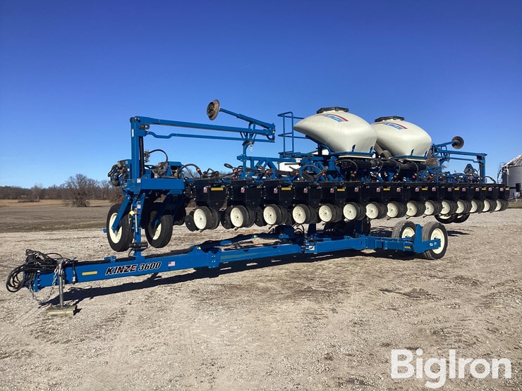 2017-kinze-3600-image-1