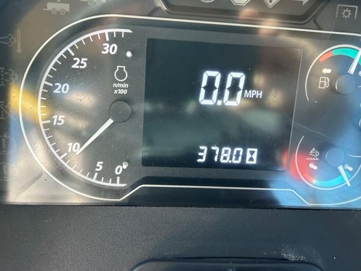 2020-john-deere-5100e-image-29