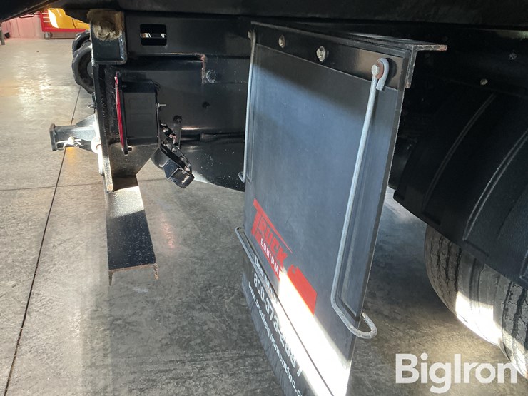 2020-chevrolet-silverado-5500hd-image-14