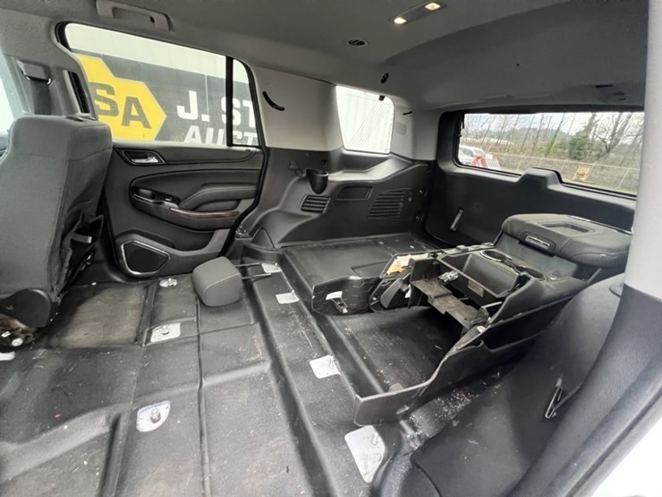 2016-chevrolet-tahoe-image-23