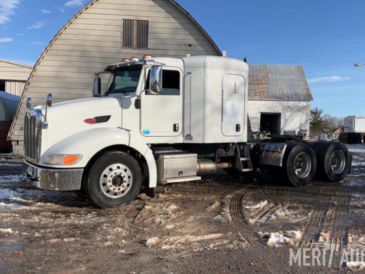 2012-peterbilt-384-image-1