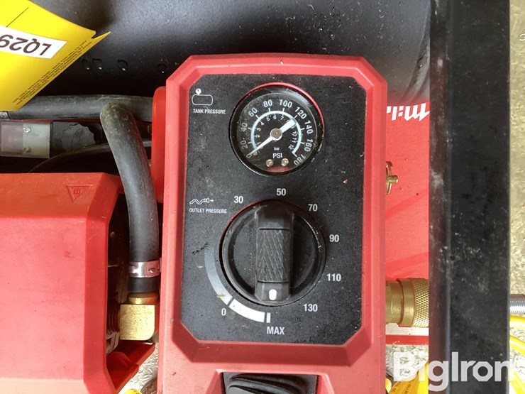 milwaukee-m18-air-compressor-image-10