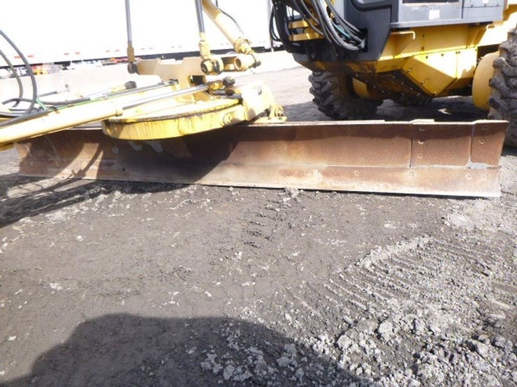 2004-volvo-g86-image-29