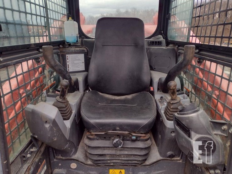 2017-kubota-svl95-2s-image-11