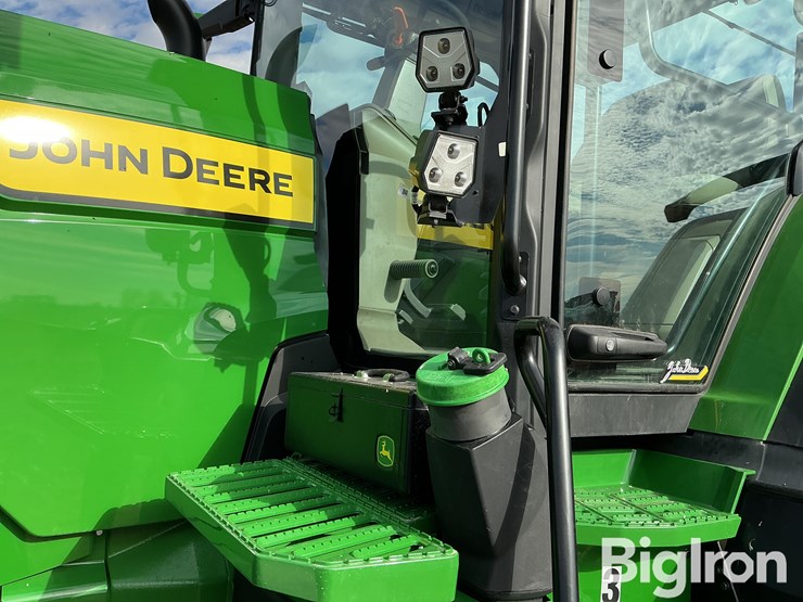 2024-john-deere-8r-370-image-11