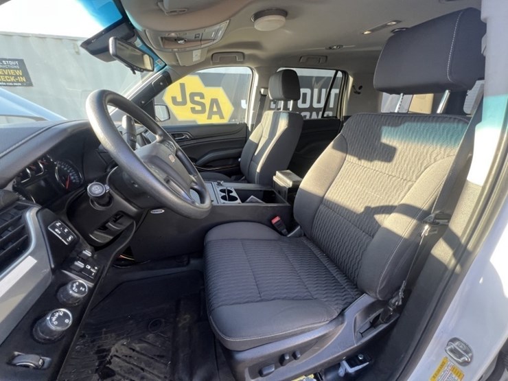 2018-chevrolet-tahoe-image-24