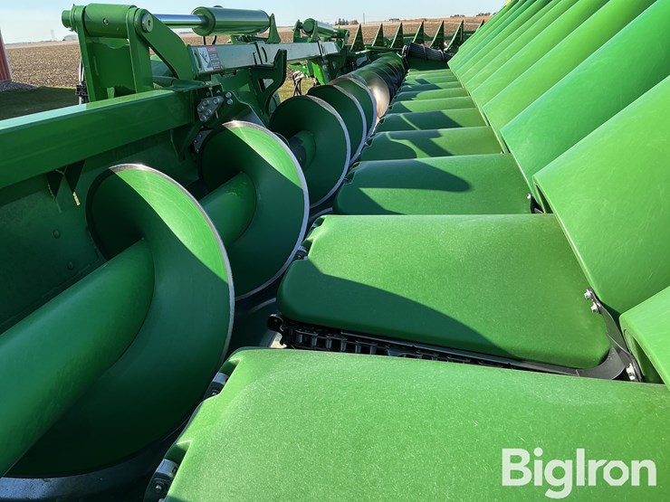 2024-john-deere-c12f-image-9