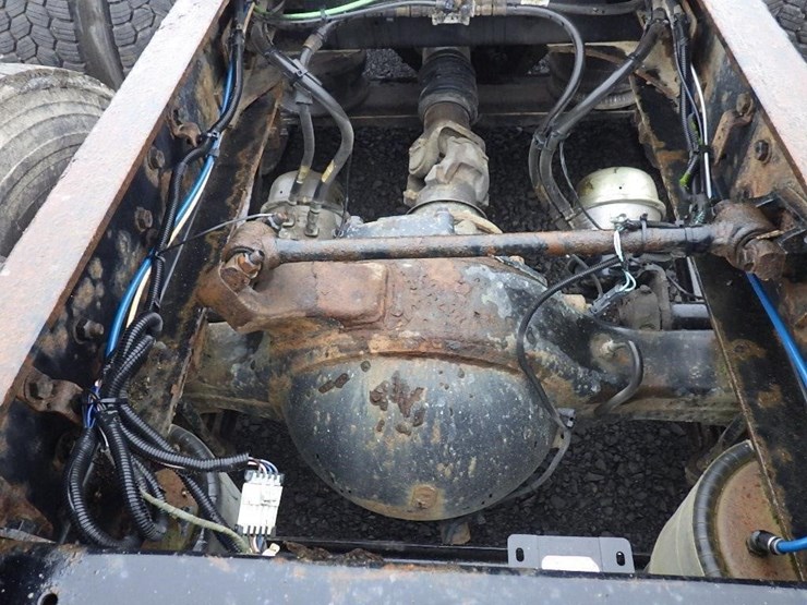 2018-western-star-5700xe-image-10