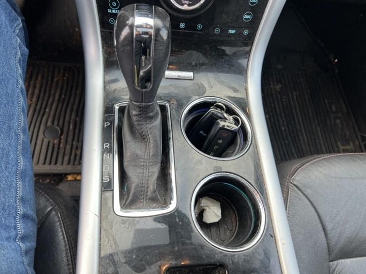 2013-ford-edge-image-28