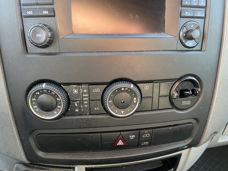 2016-freightliner-sprinter-3500-image-30