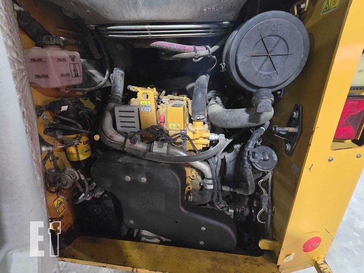 2020-caterpillar-289d3-image-24