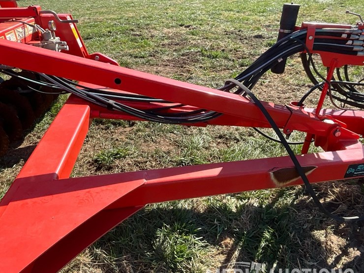 2016-kuhn-krause-8005-excelerator-verticle-tillage-tool-image-64
