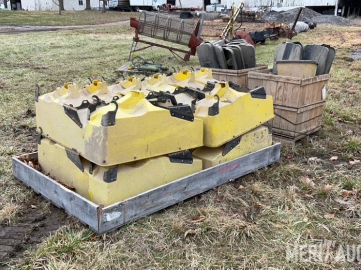 john-deere-planter-boxes-and-lids-image-3
