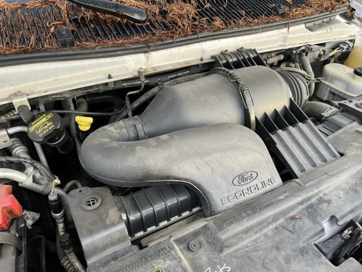 2011-ford-e350-image-12