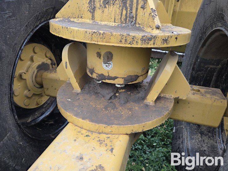 2022-holcomb-1400n-image-11