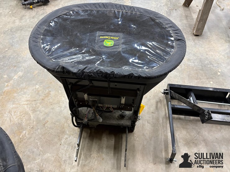 john-deere-gator-image-6