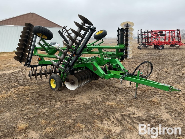 1990-john-deere-630-image-3