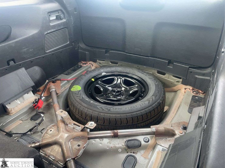 2020-ford-explorer-image-27