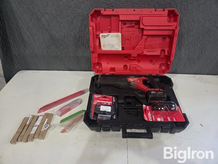 milwaukee-sawzall-image-1