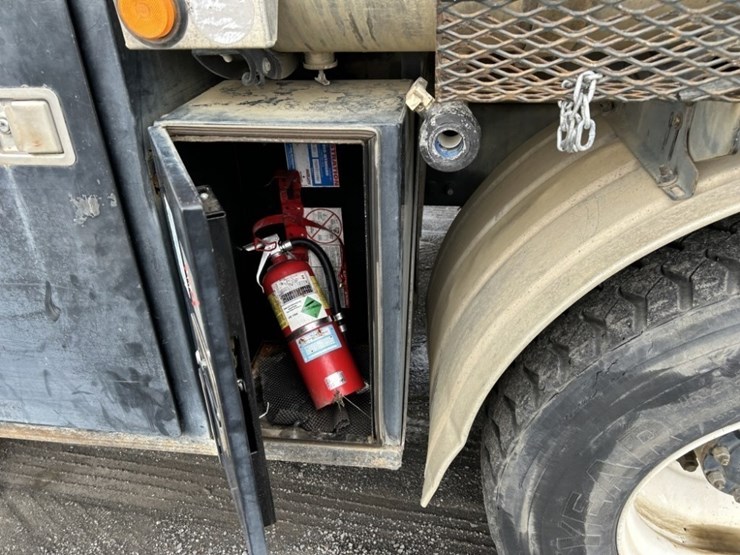 2002-sterling-l7500-image-40