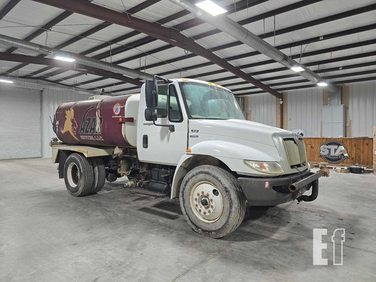 2009-international-durastar-4300-image-2