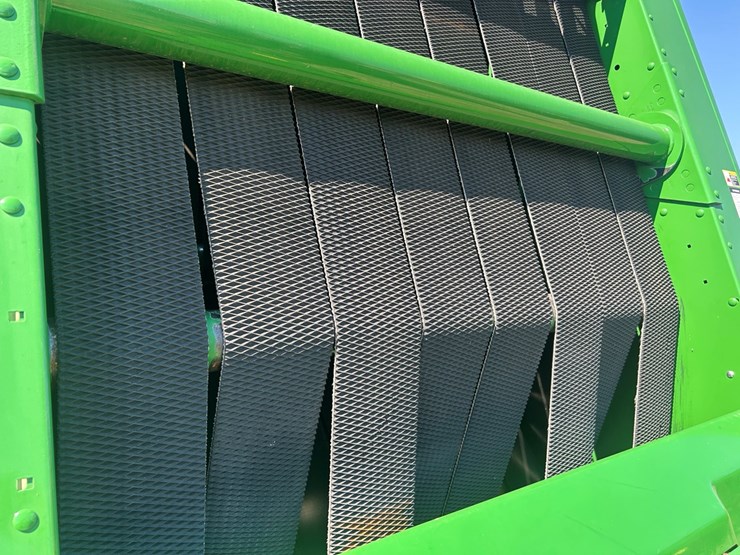 2024-john-deere-561m-image-17