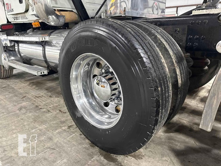 2009-mack-granite-gu713-image-23