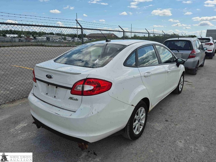 non-operable-2013-ford-fiesta-se-image-6