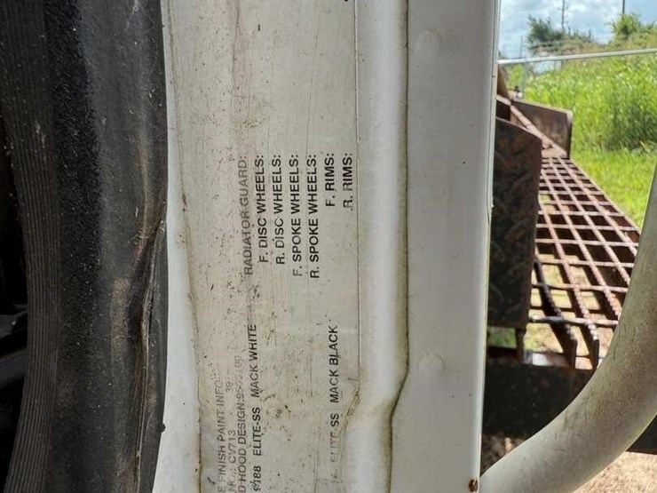 2007-mack-granite-cv713-image-30