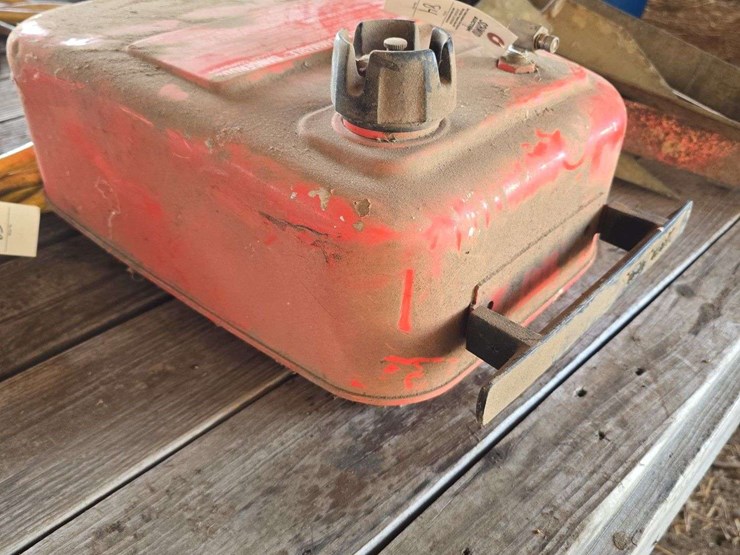 6-gallon-metal-gas-tank-image-1