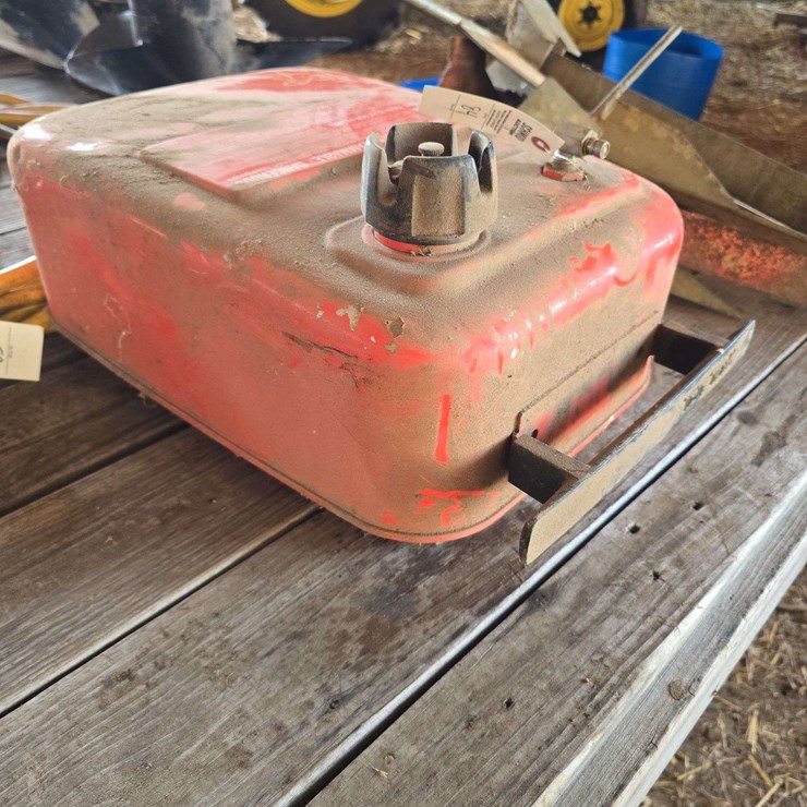 6-gallon metal gas tank