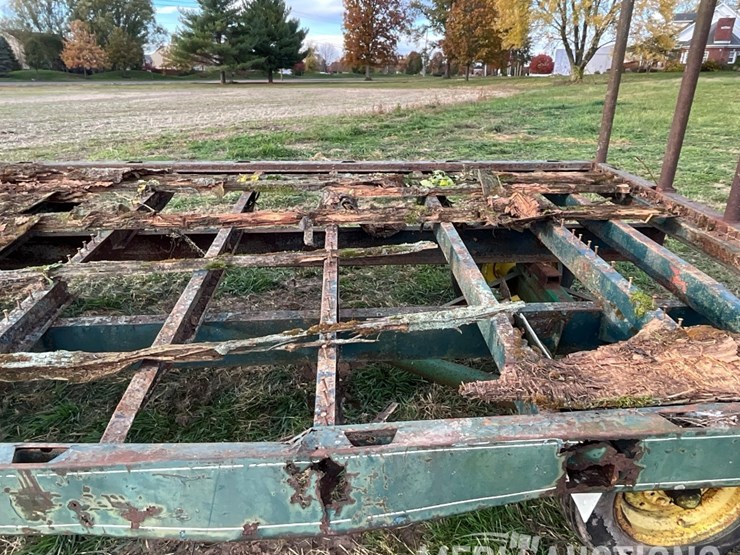 hay-rack-on-john-deere-running-gear-image-19