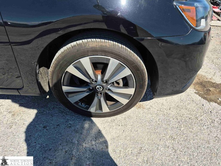 2018-nissan-sentra-sv-4dr-sedan-image-14