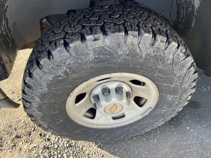 2004-chevrolet-silverado-3500-image-16