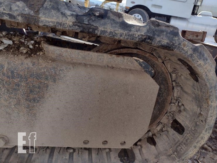 2013-deere-35d-image-39