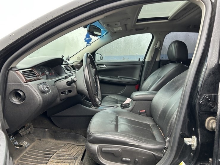 2013-chevrolet-impala-ltz-sedan-image-12