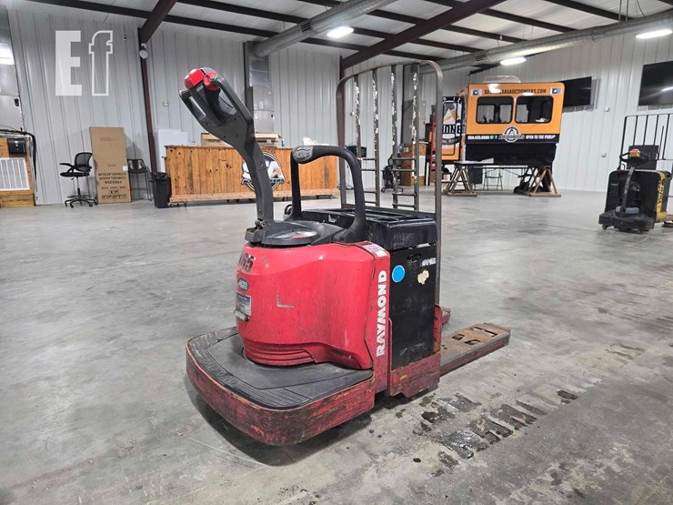 raymond-8400-image-3