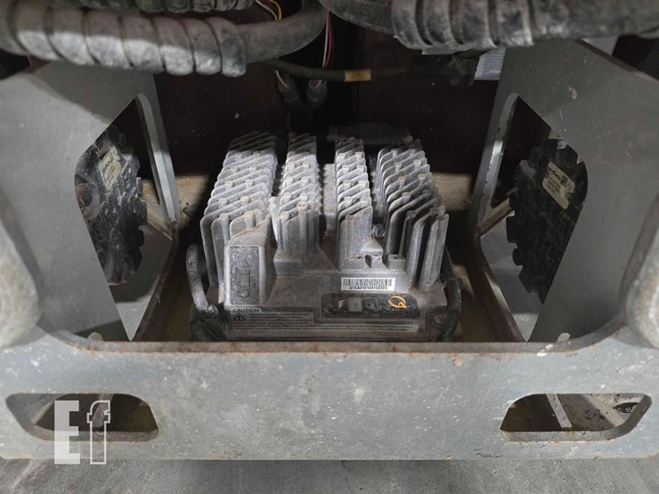 2011-skyjack-sj12-image-10