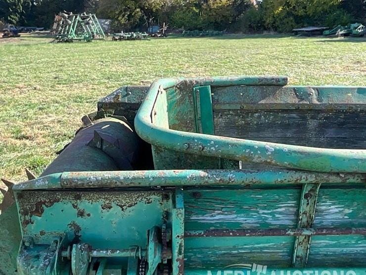 john-deere-manure-spreader-image-22