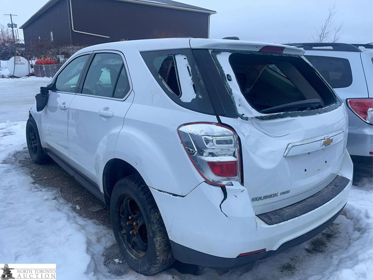 2017-chevrolet-equinox-image-2