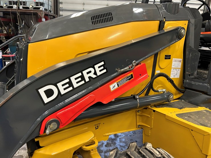 2021-deere-310sl-hl-image-35