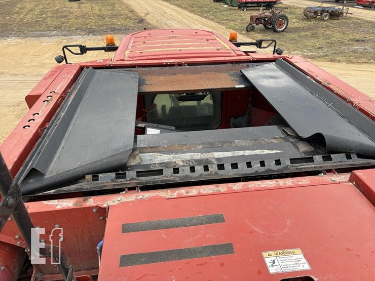 2012-case-ih-7120-image-21