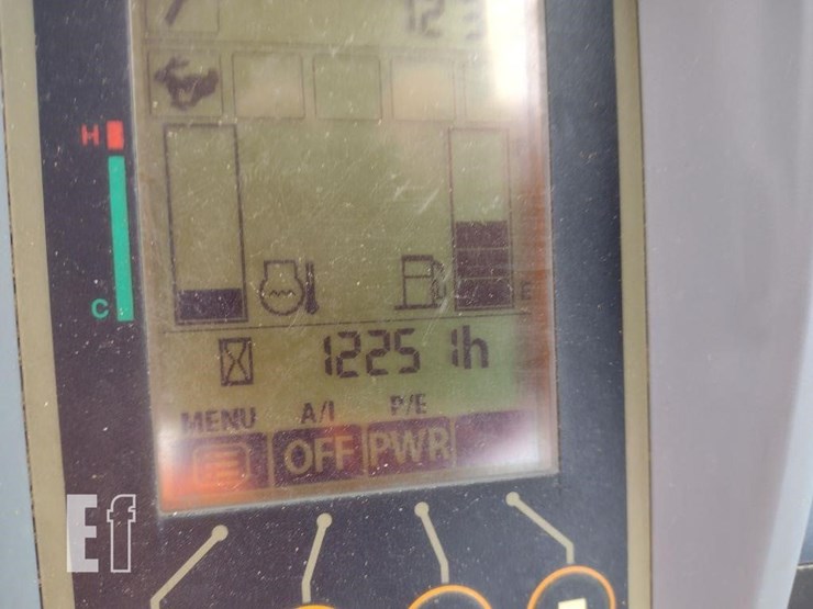 2016-deere-35g-image-6