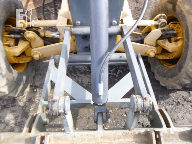 2004-volvo-g86-image-15