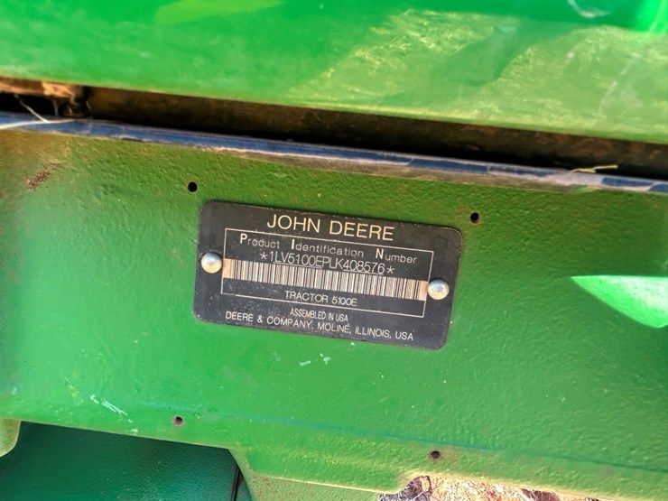 2020-john-deere-5100e-image-41