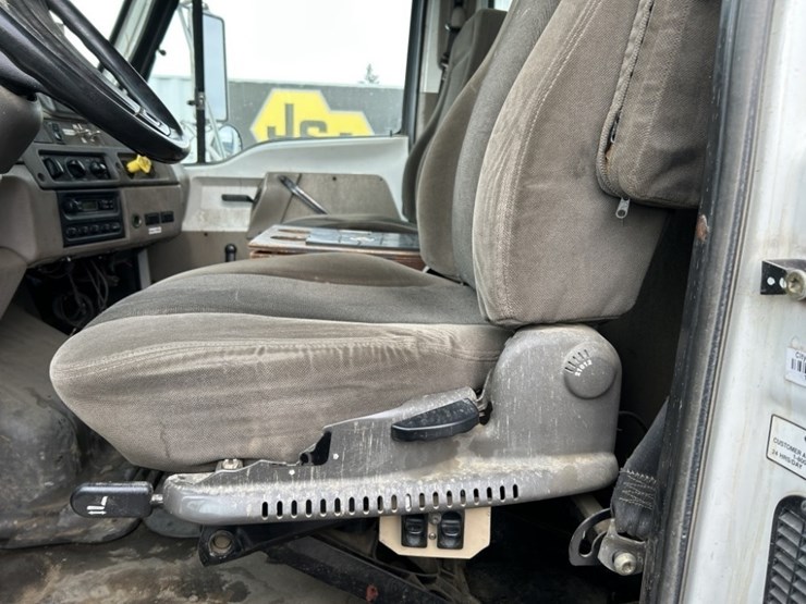 2002-sterling-l7500-image-21