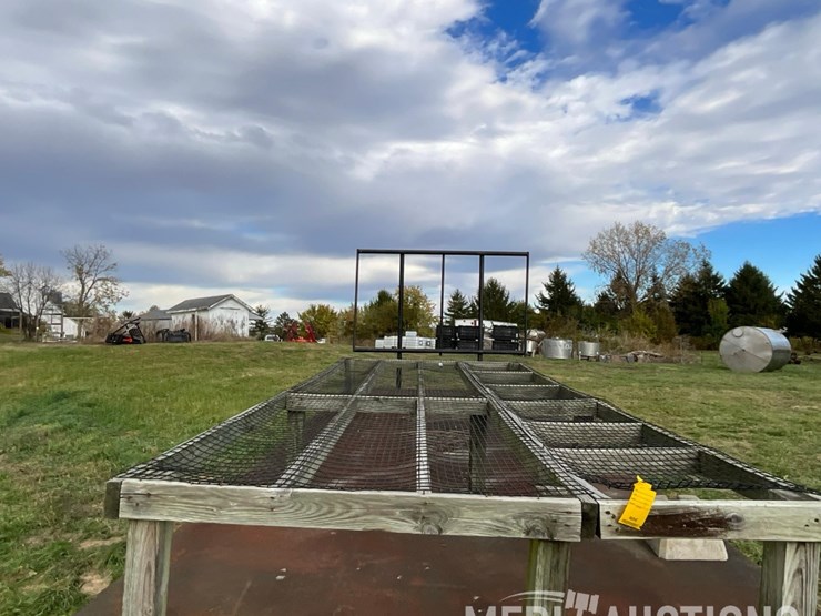 20ft.-hay-rack-with-steel-deck-image-10