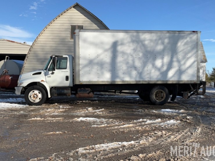 2007-international-durastar-4300-image-2